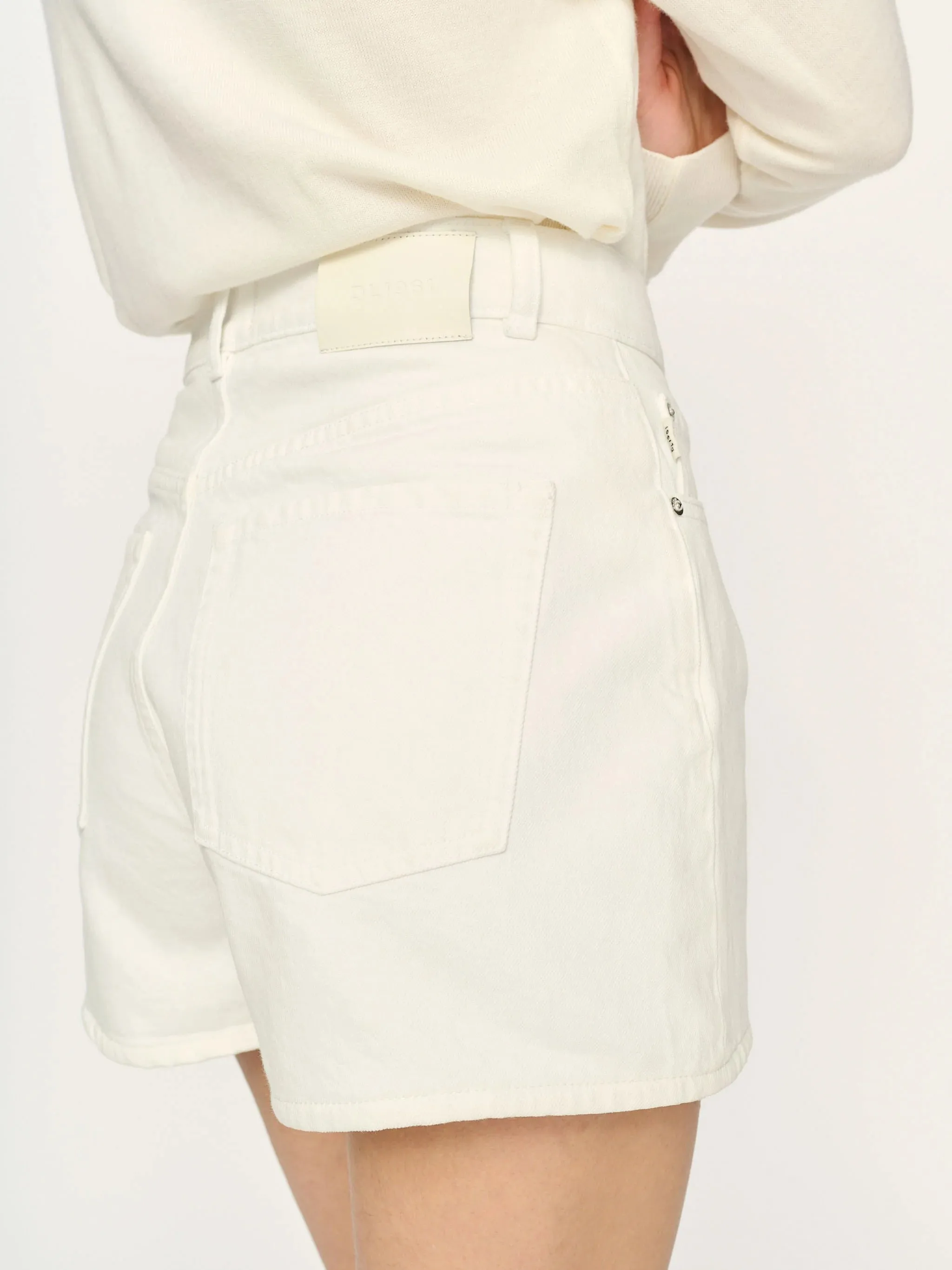 Taylor Jean Short Ultra High Rise 3"