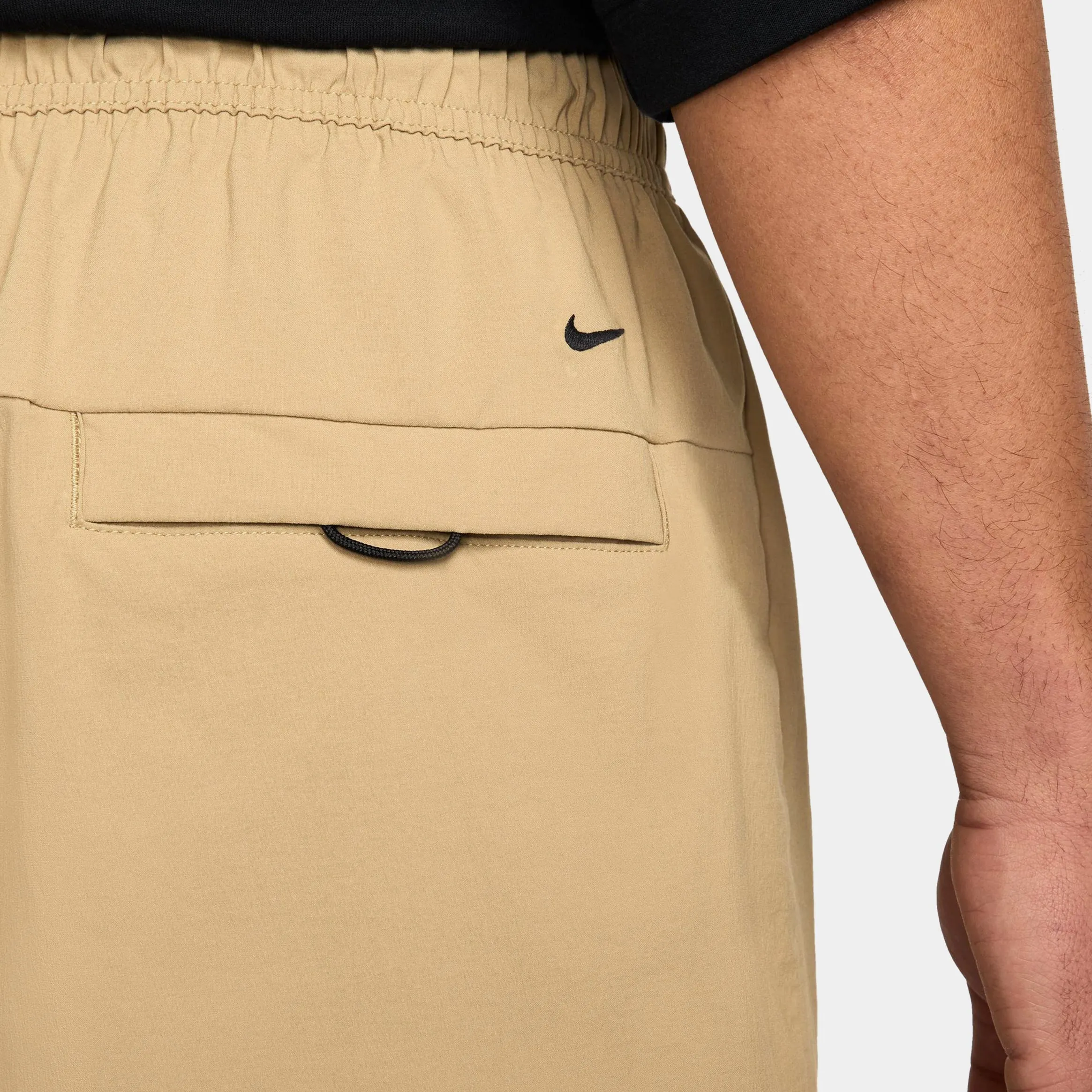 Tech Woven Mens Shorts (Parachute Beige/Black)