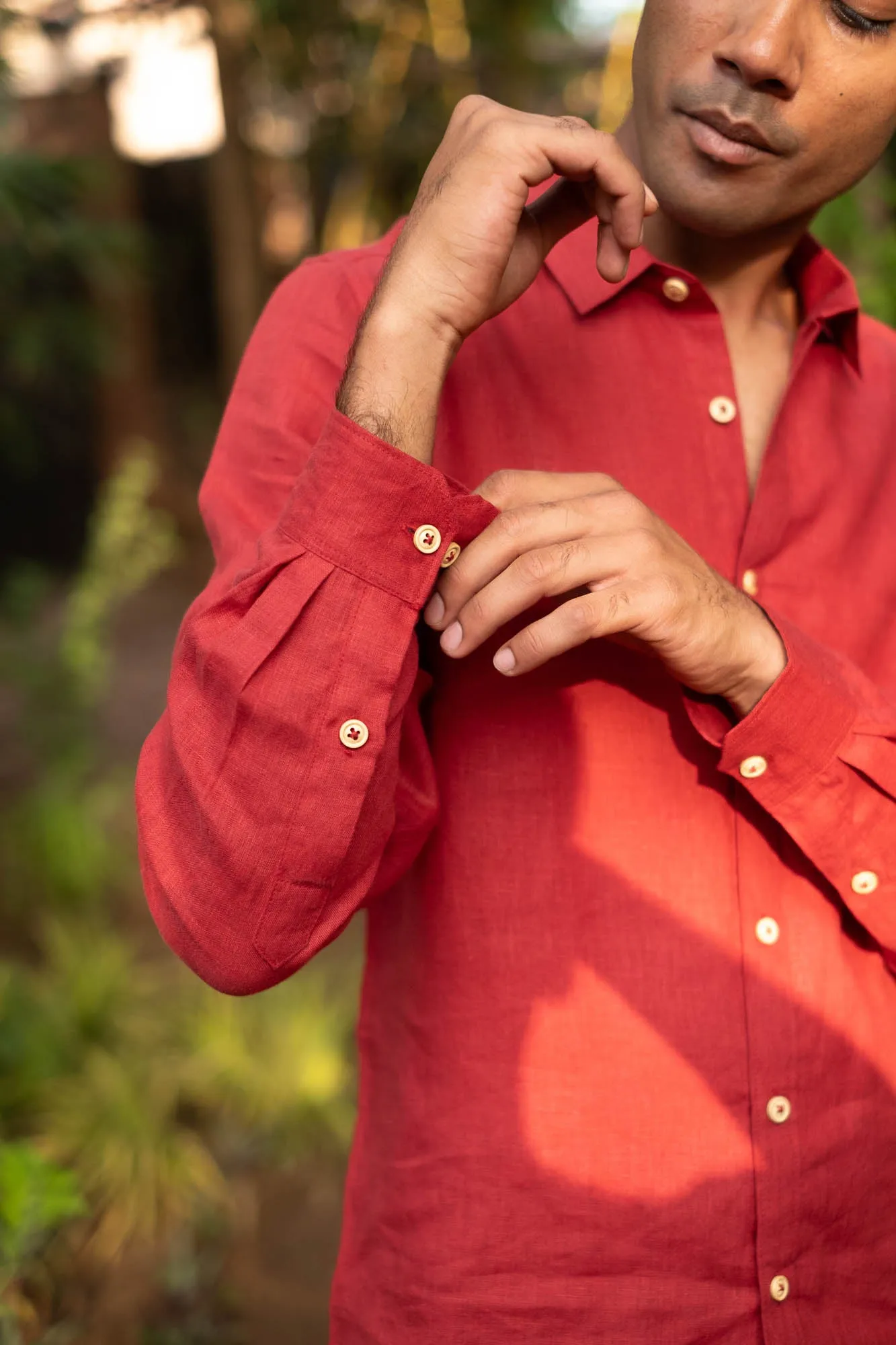The Linen Pocketless Shirt