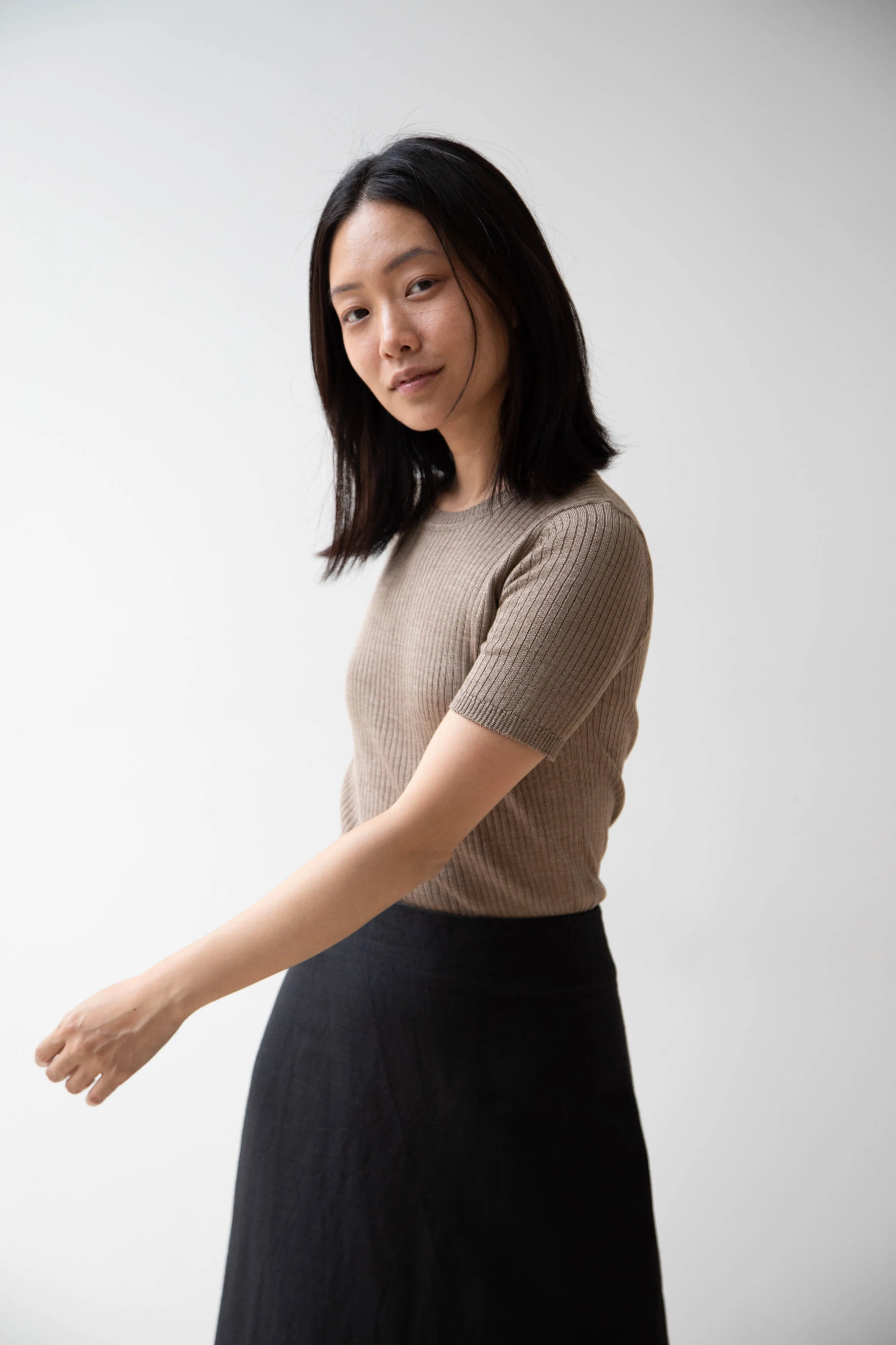 Une Heures | Short Sleeve Crew Neck in Gris