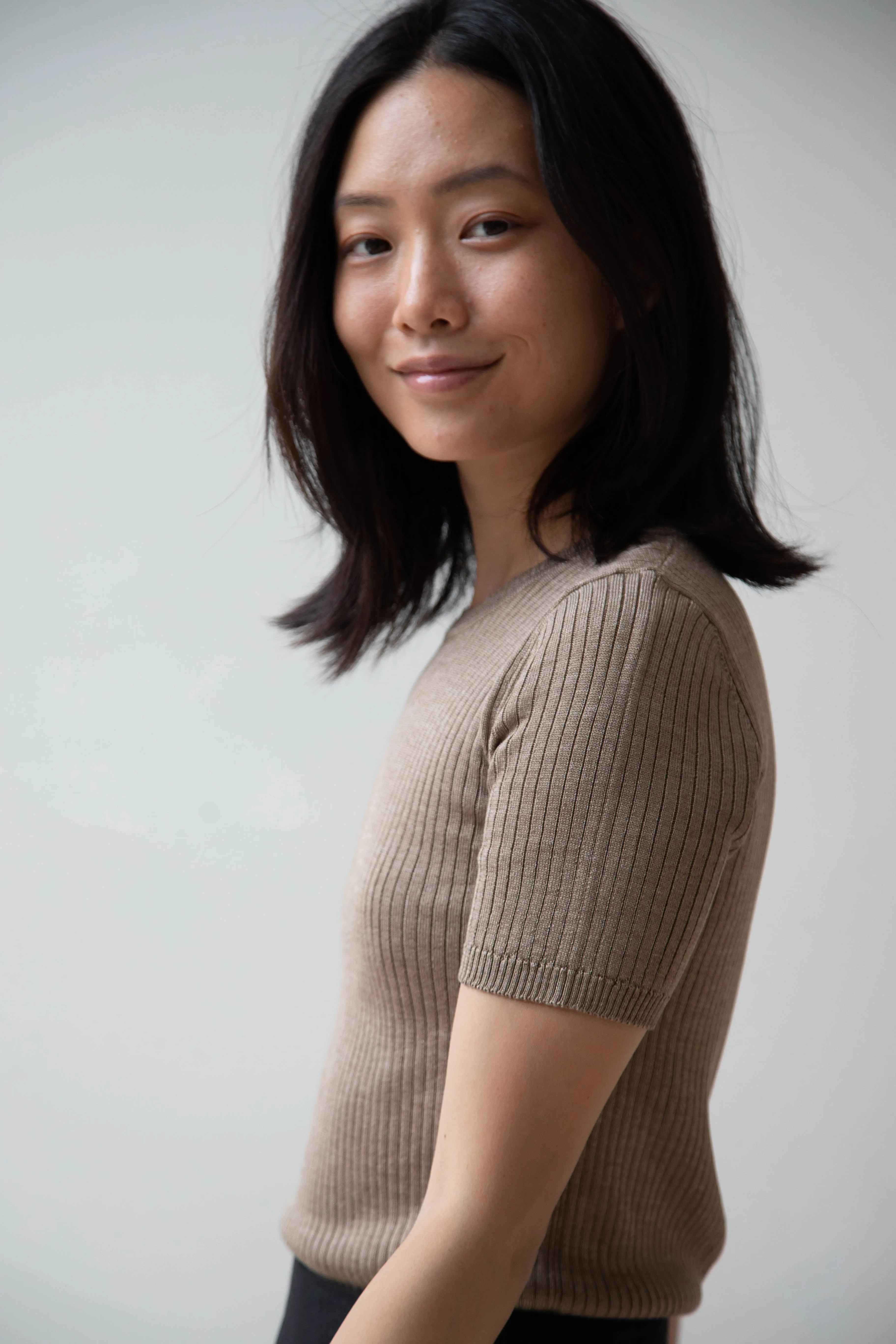 Une Heures | Short Sleeve Crew Neck in Gris