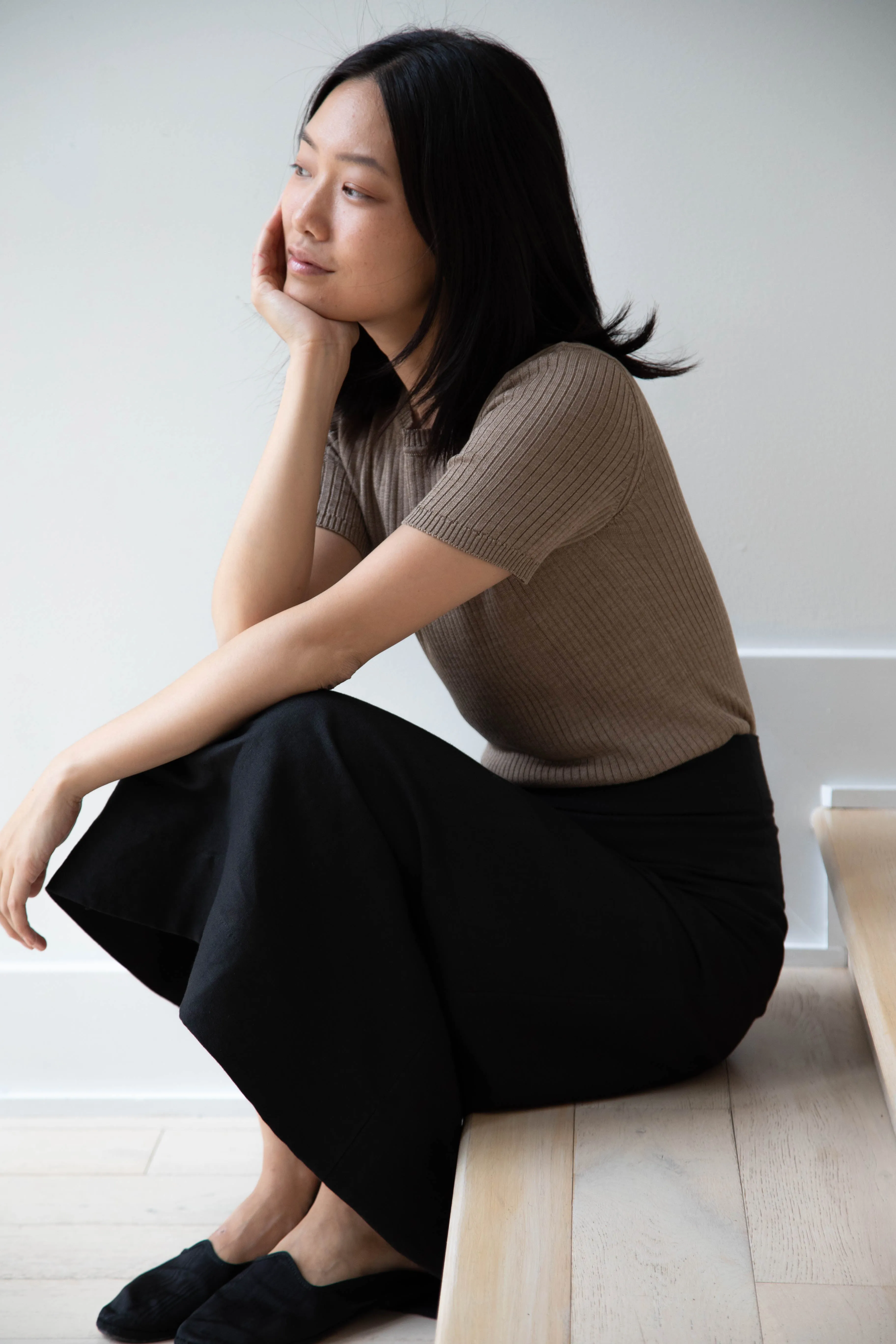 Une Heures | Short Sleeve Crew Neck in Gris