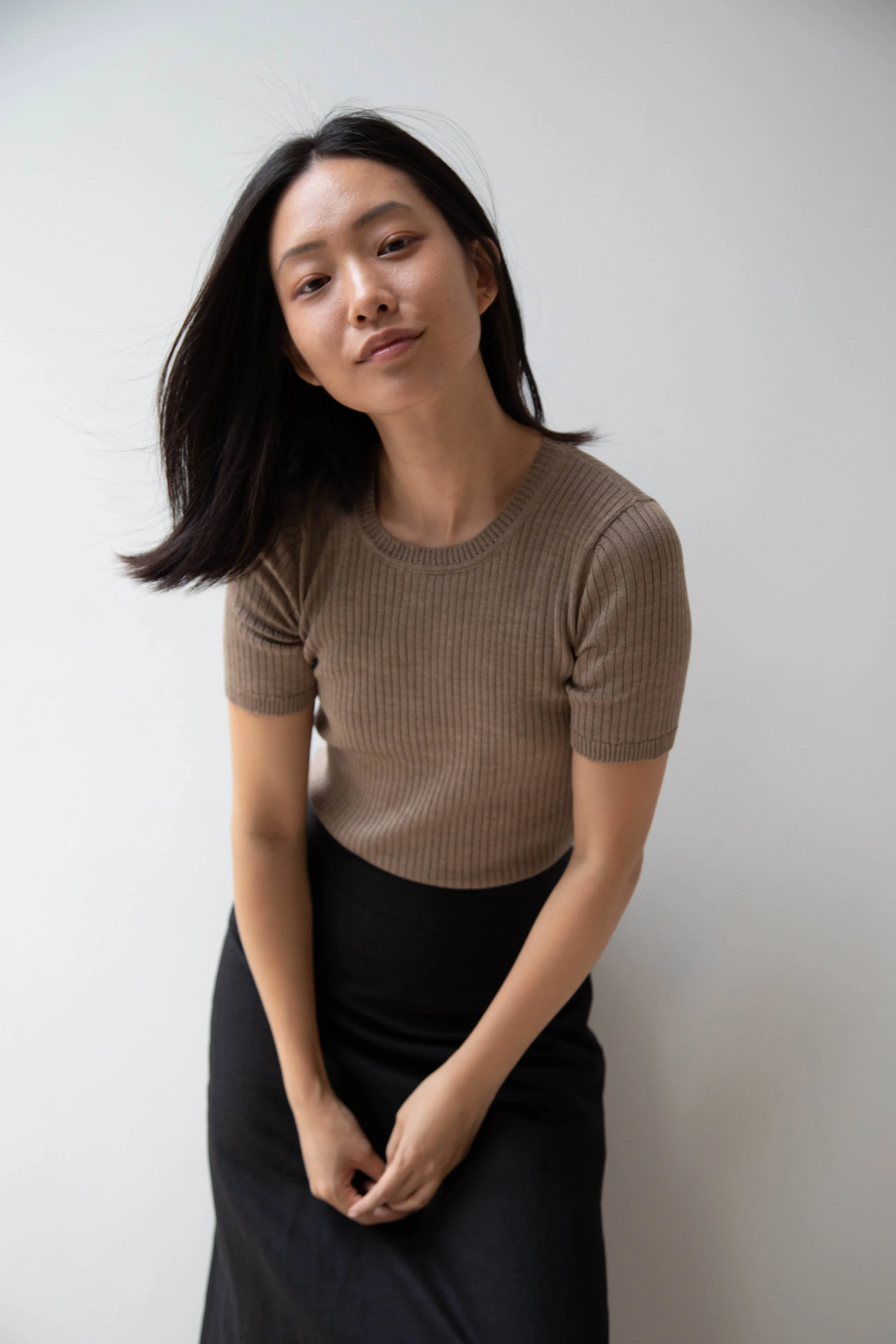 Une Heures | Short Sleeve Crew Neck in Gris
