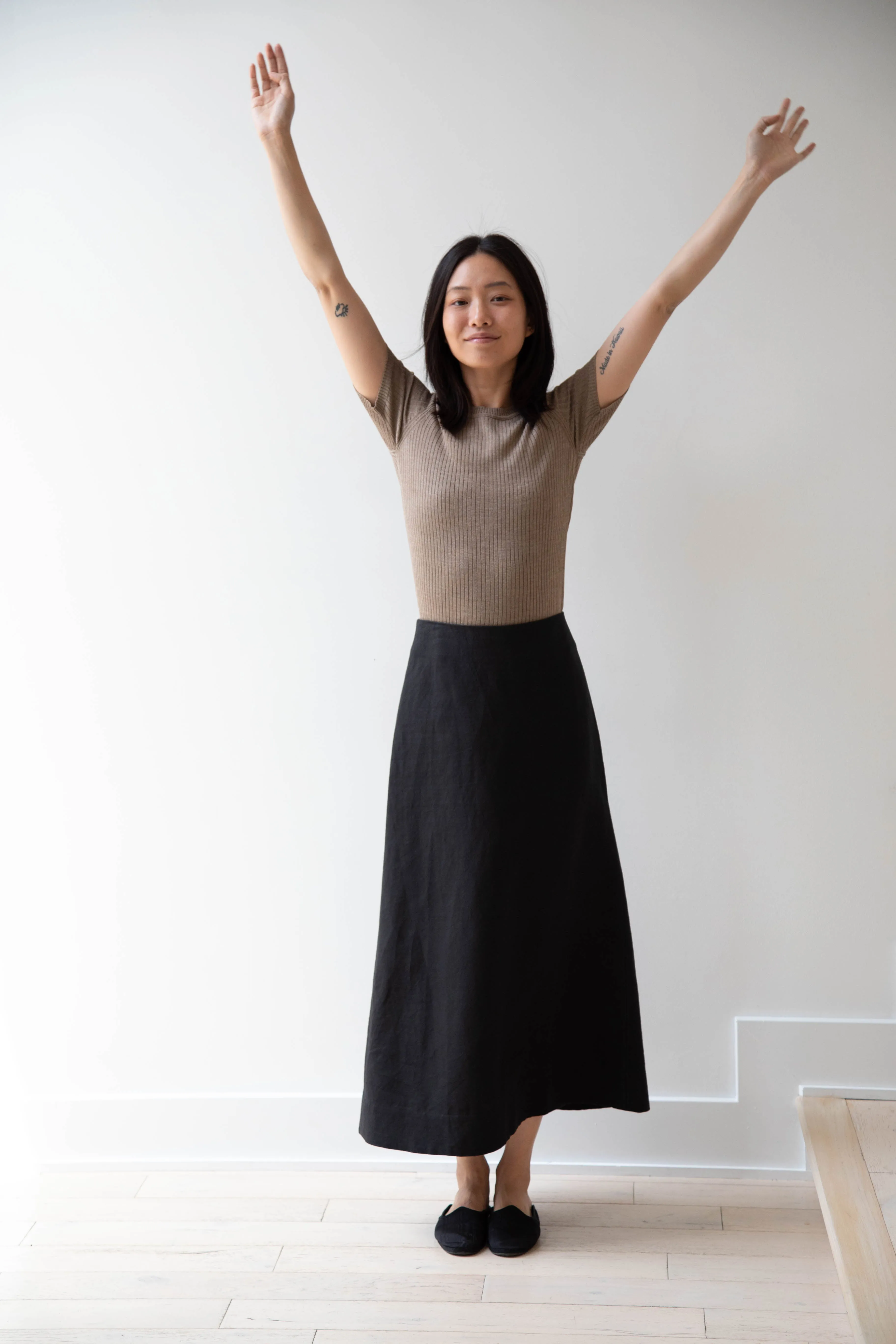 Une Heures | Short Sleeve Crew Neck in Gris