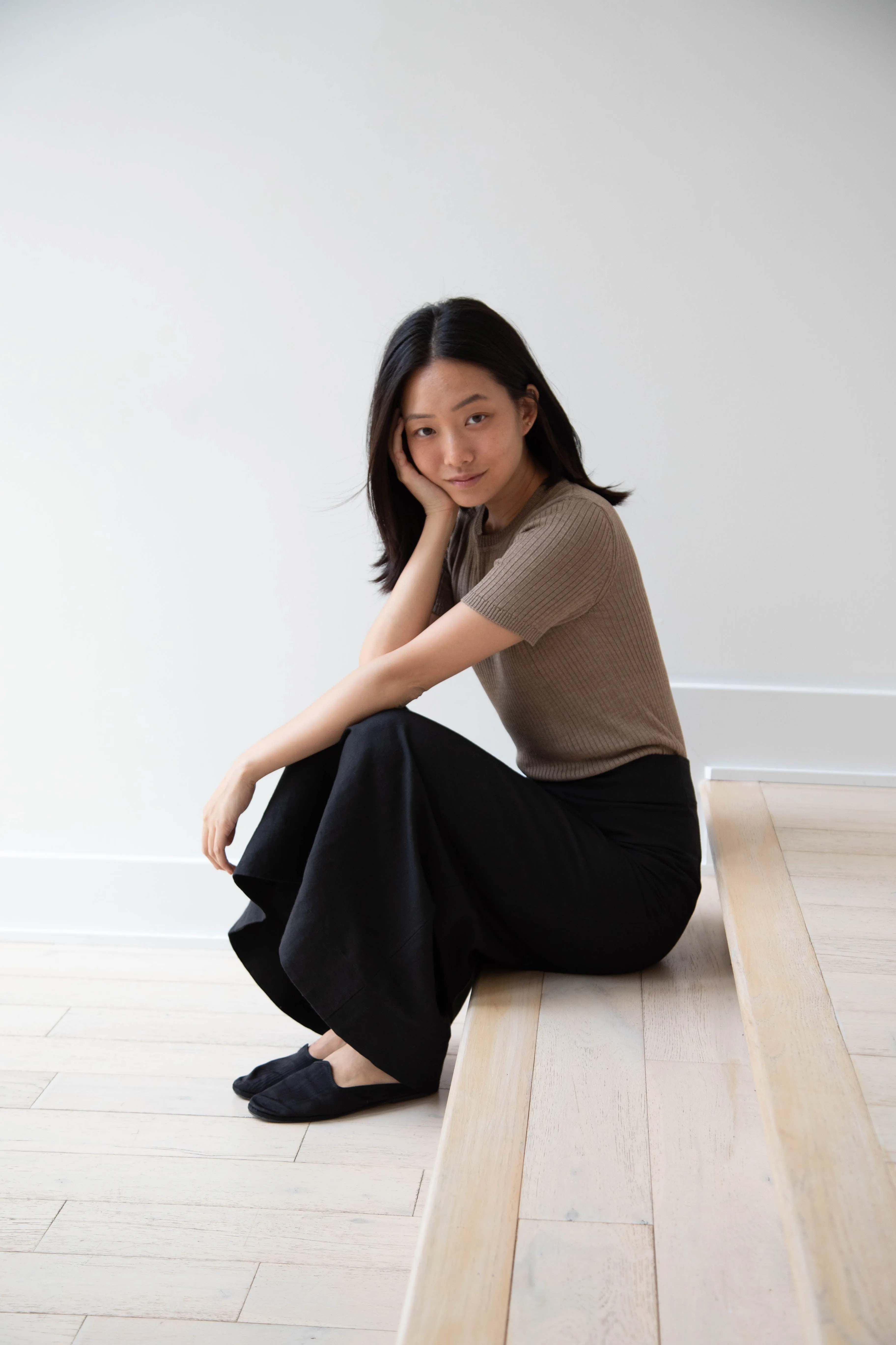 Une Heures | Short Sleeve Crew Neck in Gris