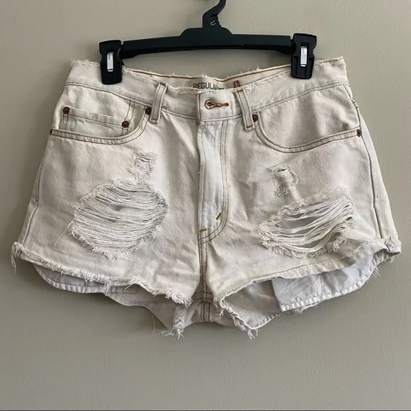 Vintage Levis 505 Regular Fit Cutoffs - Faded White
