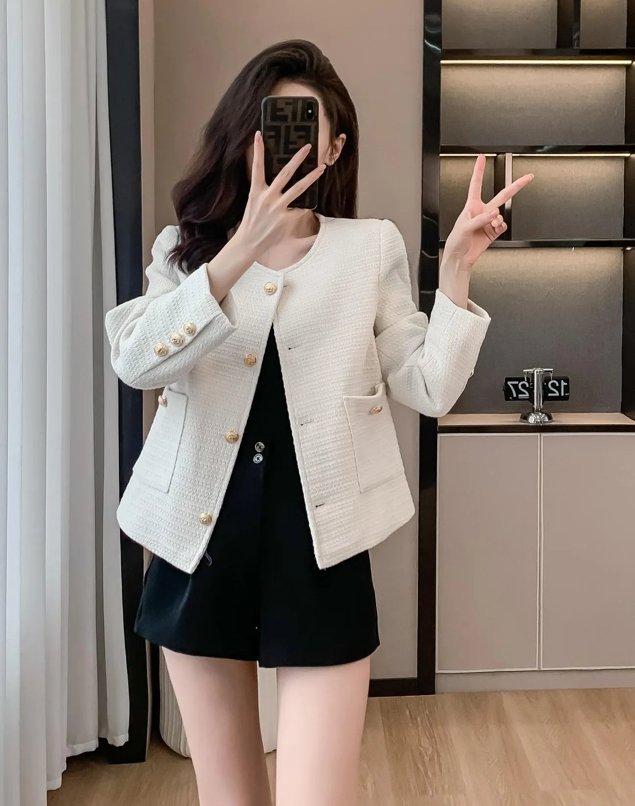 Women's Trendy Cropped Blazer Featuring Patch Pockets