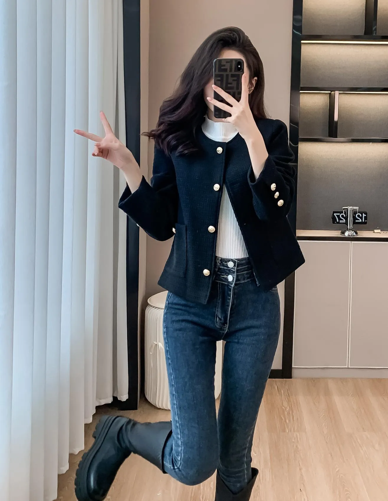 Women's Trendy Cropped Blazer Featuring Patch Pockets