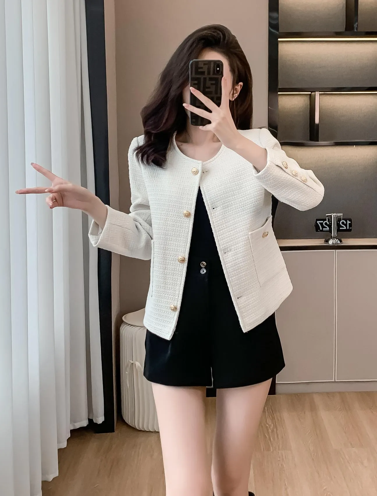 Women's Trendy Cropped Blazer Featuring Patch Pockets