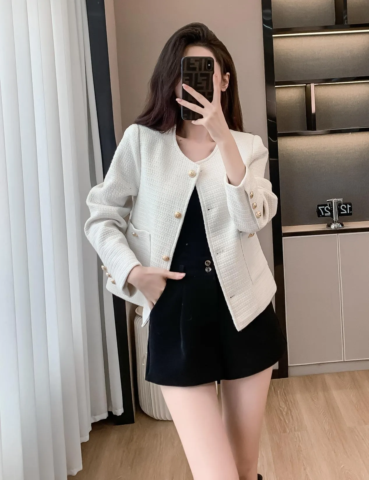Women's Trendy Cropped Blazer Featuring Patch Pockets