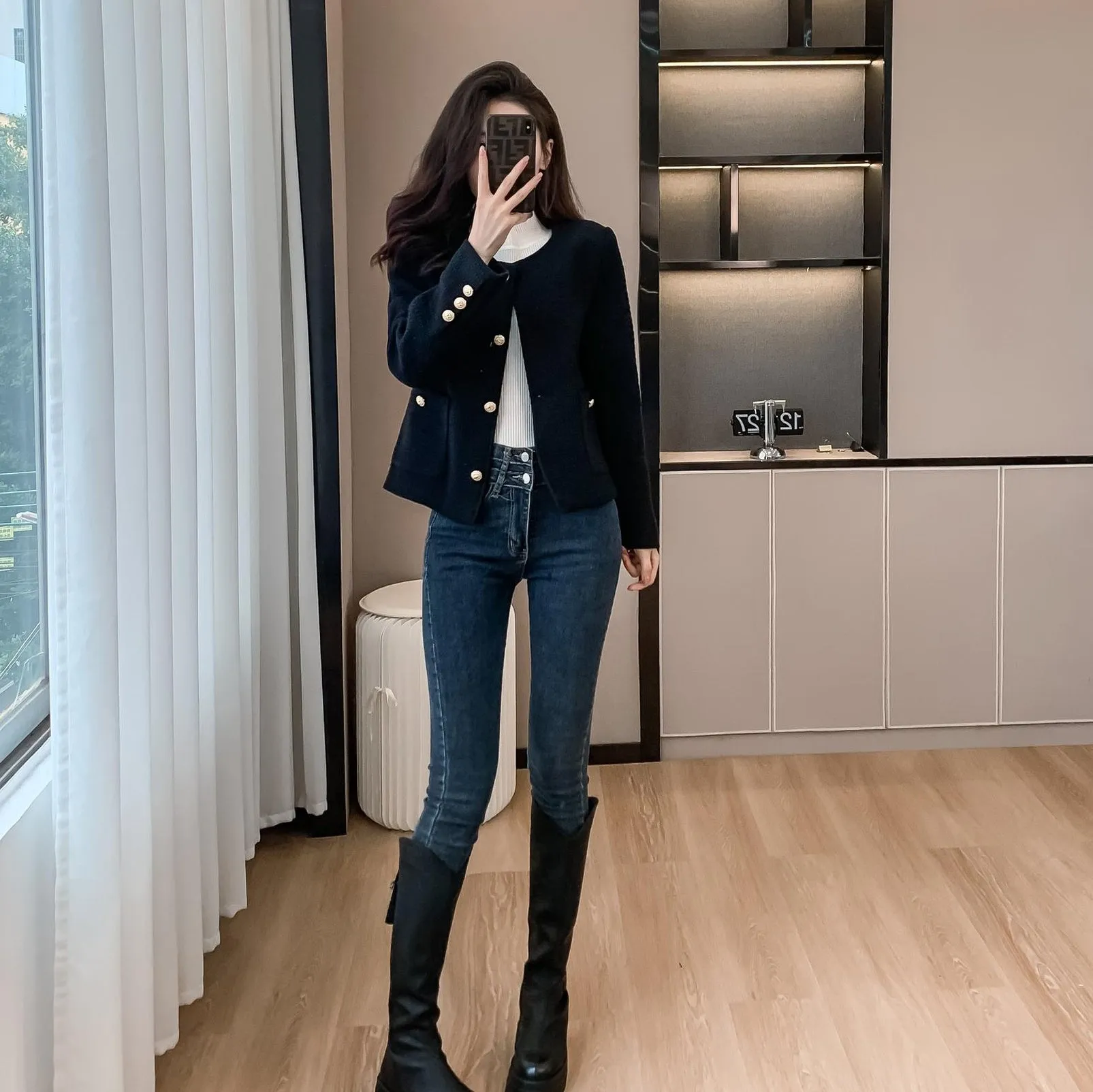Women's Trendy Cropped Blazer Featuring Patch Pockets