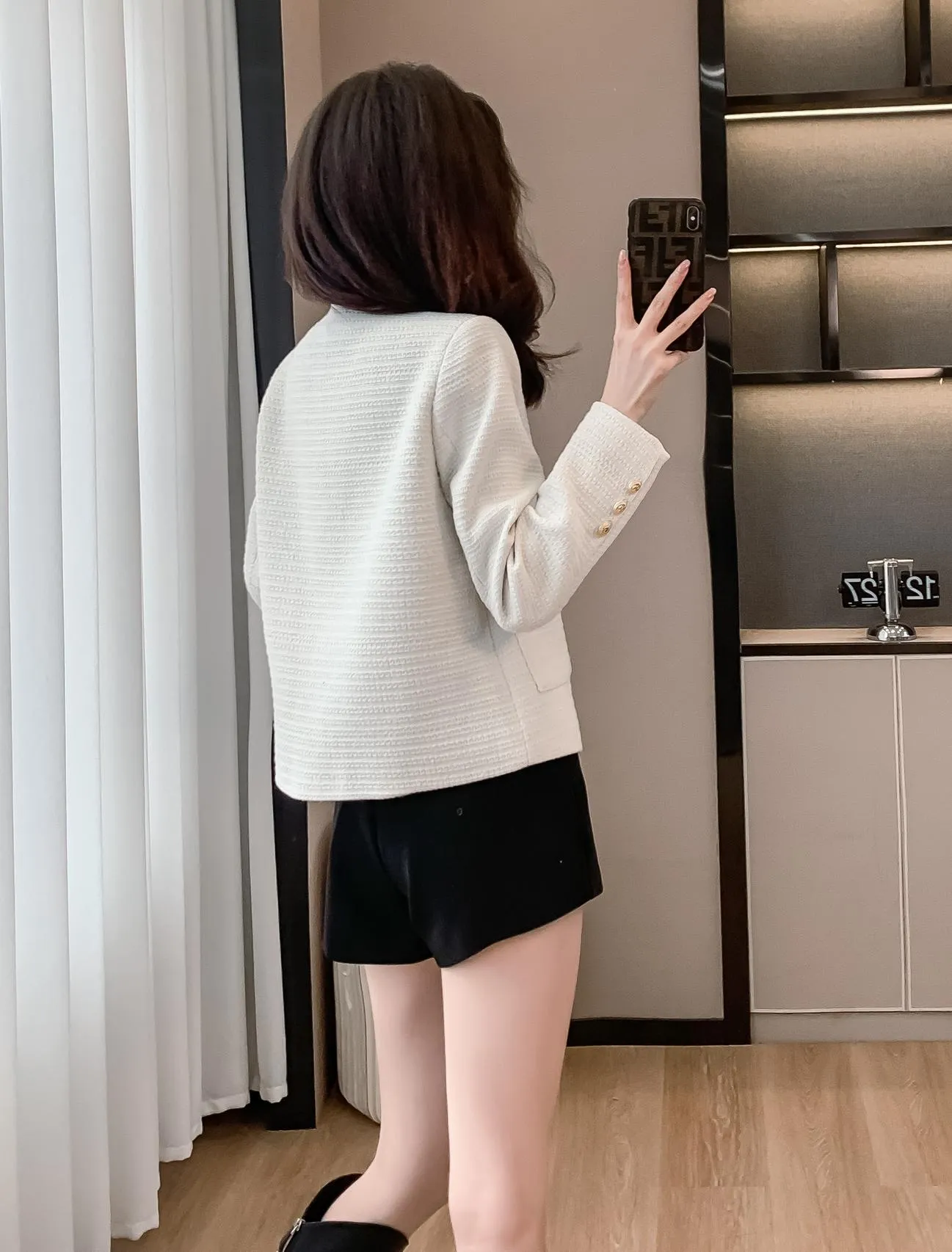 Women's Trendy Cropped Blazer Featuring Patch Pockets