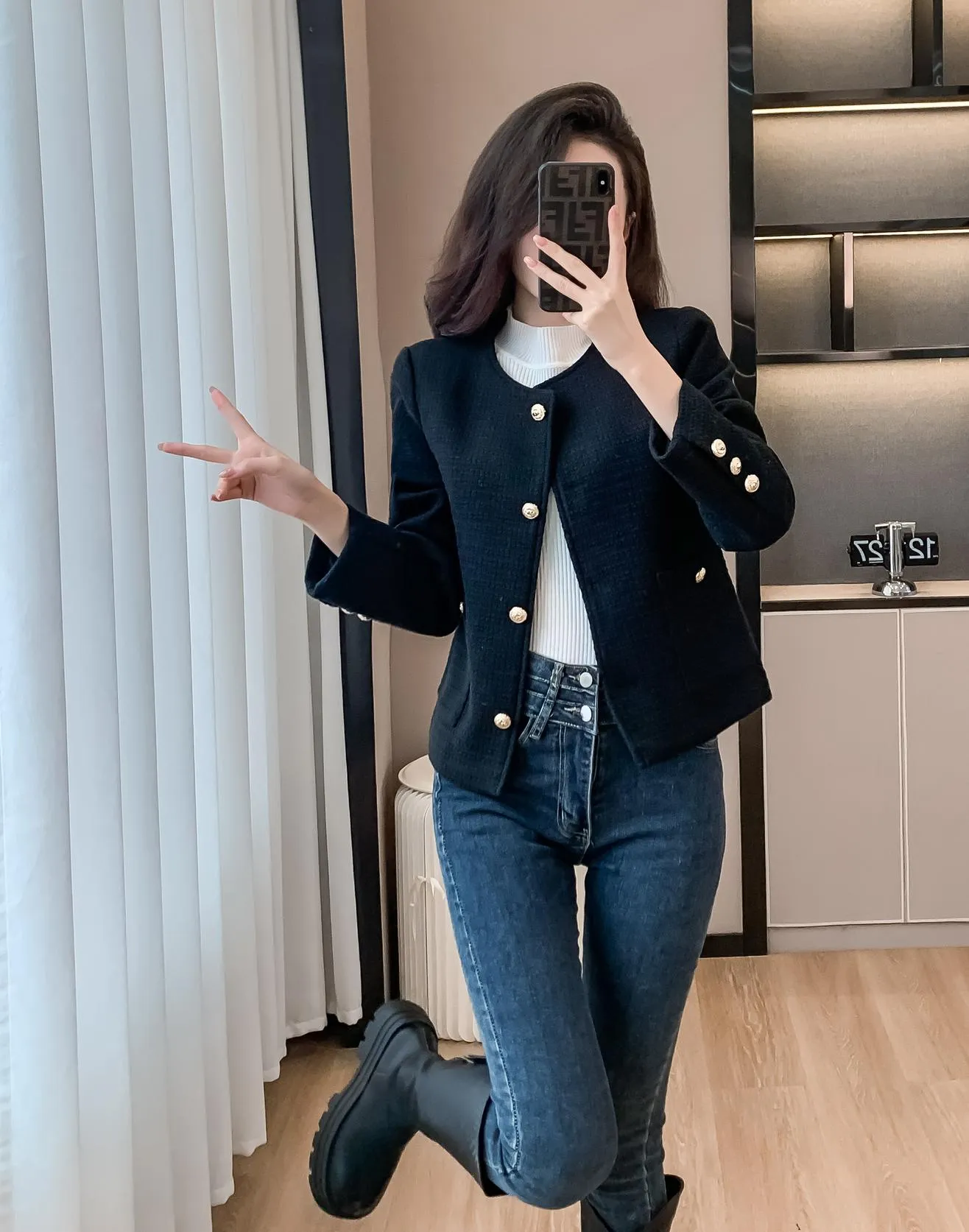 Women's Trendy Cropped Blazer Featuring Patch Pockets