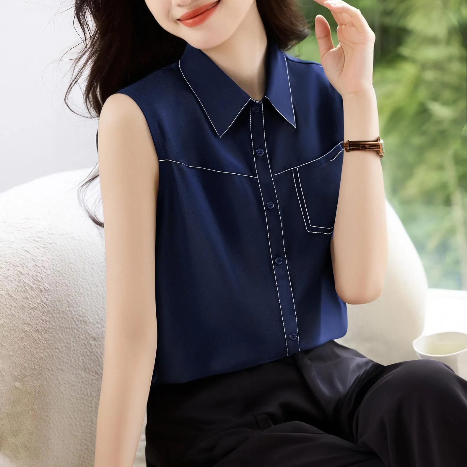 Women's Wrinkle-Resistant Slinky Chic Shirt for Everyday Wear